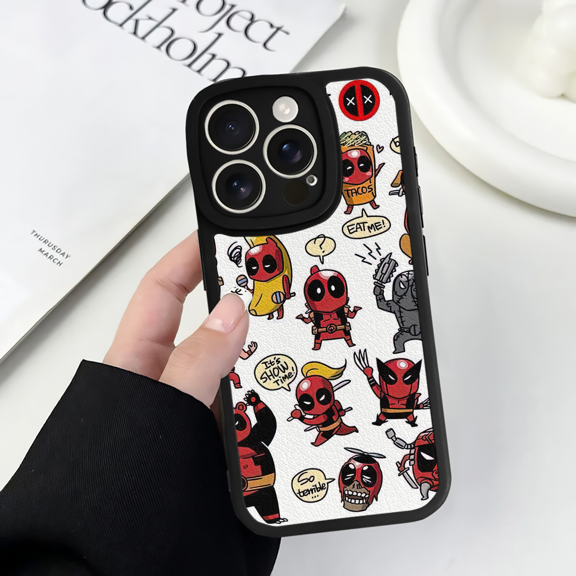 （画像用） Deadpool デッドプール 【iPhone 16シリーズ対応】シリコンスマホケース（レザー調） 材質：シリコン